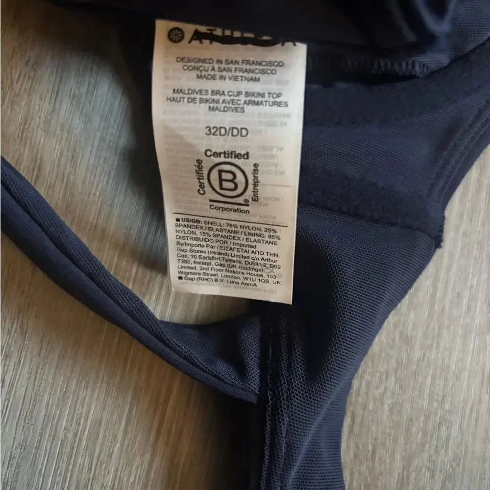 Athleta sleek supportive